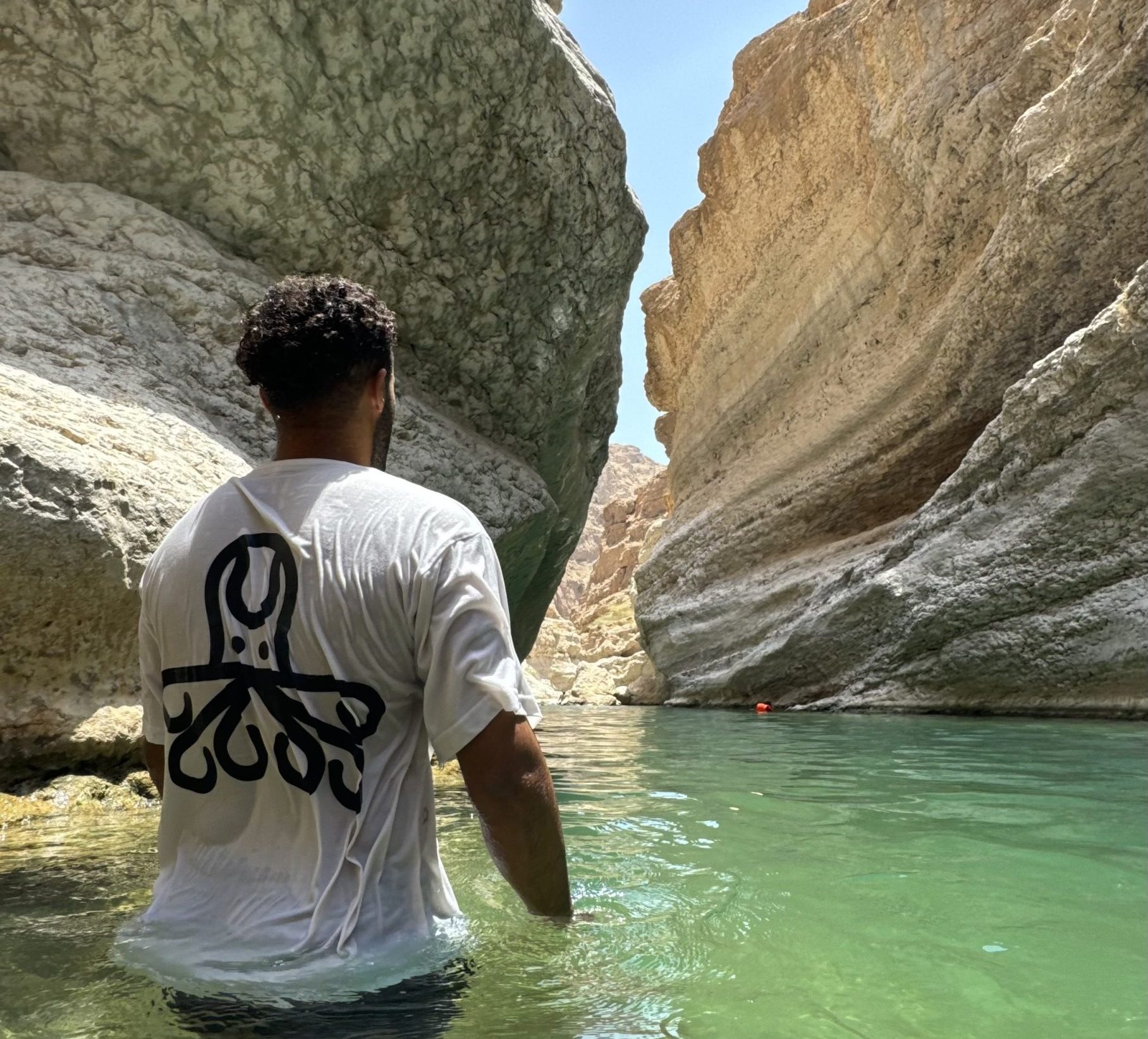 A Complete Guide From Muscat Wadi Shab and Bimmah Sinkhole Tours